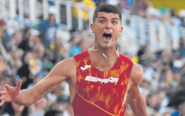 Asier Martínez celebra su tercer puesto en el Mundial. | FOTO: EFE Asier Martínez celebra su tercer puesto en el Mundial. | FOTO: EFE