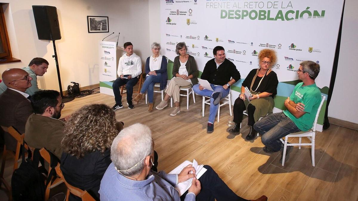 Mesa 2 en el foro "La Merindad de Sangüesa frente al reto de la despoblación"