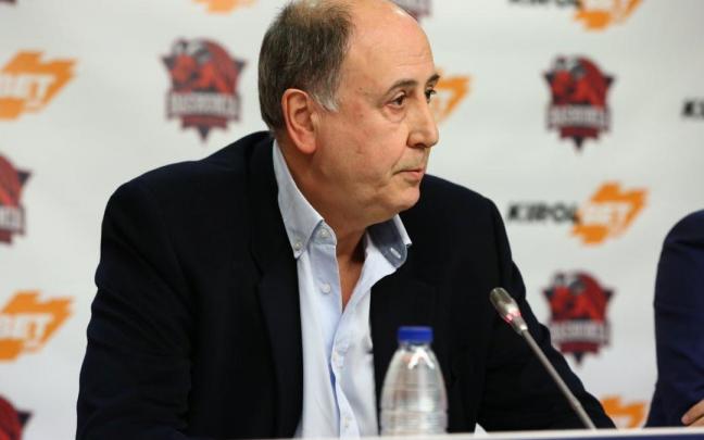 Querejeta, en una rueda de prensa del Baskonia Querejeta, en una rueda de prensa del Baskonia
