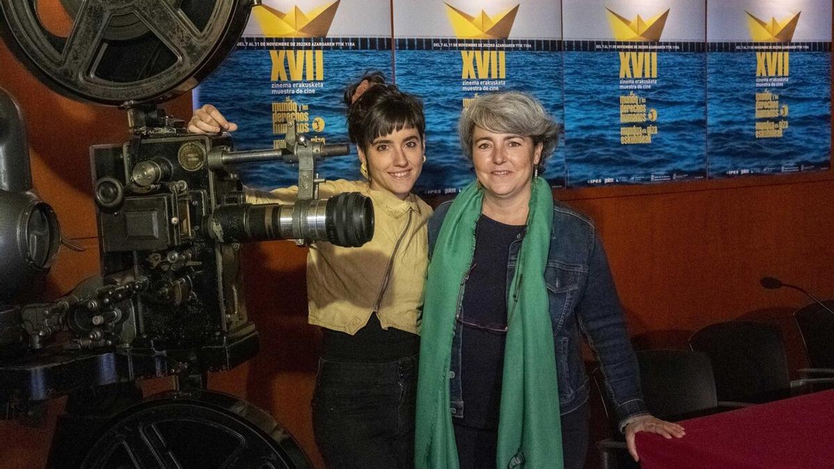 Amaia Zufia y Begoña Arrondo, de IPES, han dado a conocer la Muestra.