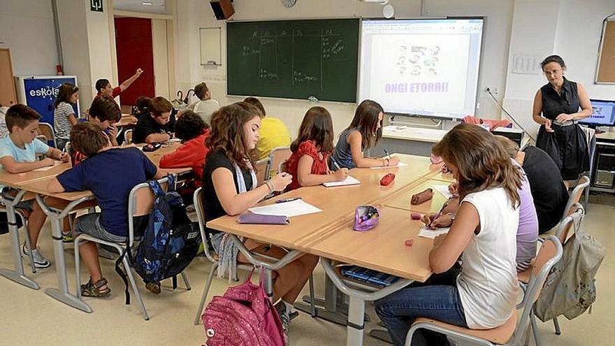 Alumnos en una clase. | FOTO: IREKIA