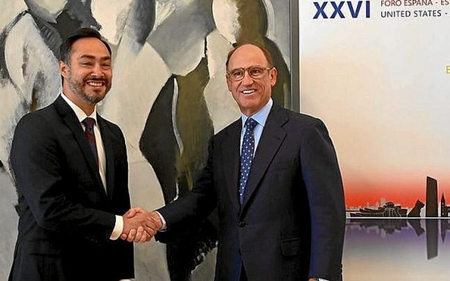 Castro y Llad&oacute;, ayer, en Bilbao. | FOTO: OSKAR GONZ&Aacute;LEZ