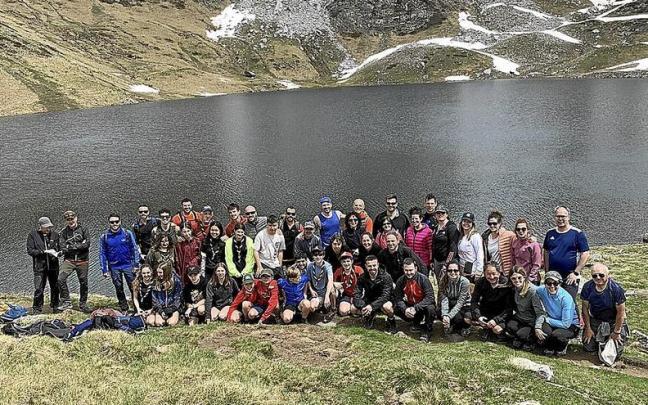 El grupo de marcilleses que participó en la excursión al Ibón de Acherito.