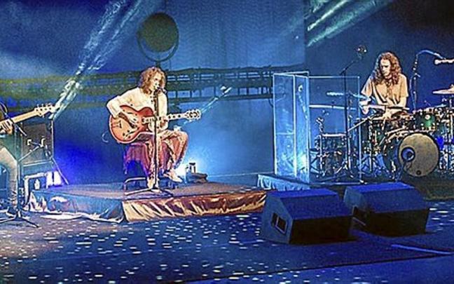 Robe y su banda, en un concierto reciente. Robe y su banda, en un concierto reciente.