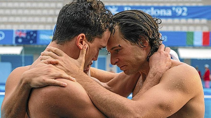 Jaime Lorente y Álvaro Cervantes encabezan la crónica del equipo español de waterpolo y su gesta en Barcelona 92, algo que, conscientemente o no, va más allá de la mera recreación de los hechos.