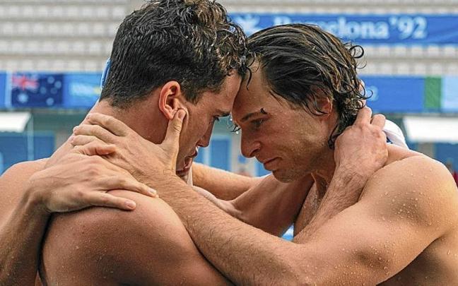 Jaime Lorente y Álvaro Cervantes encabezan la crónica del equipo español de waterpolo y su gesta en Barcelona 92, algo que, conscientemente o no, va más allá de la mera recreación de los hechos.