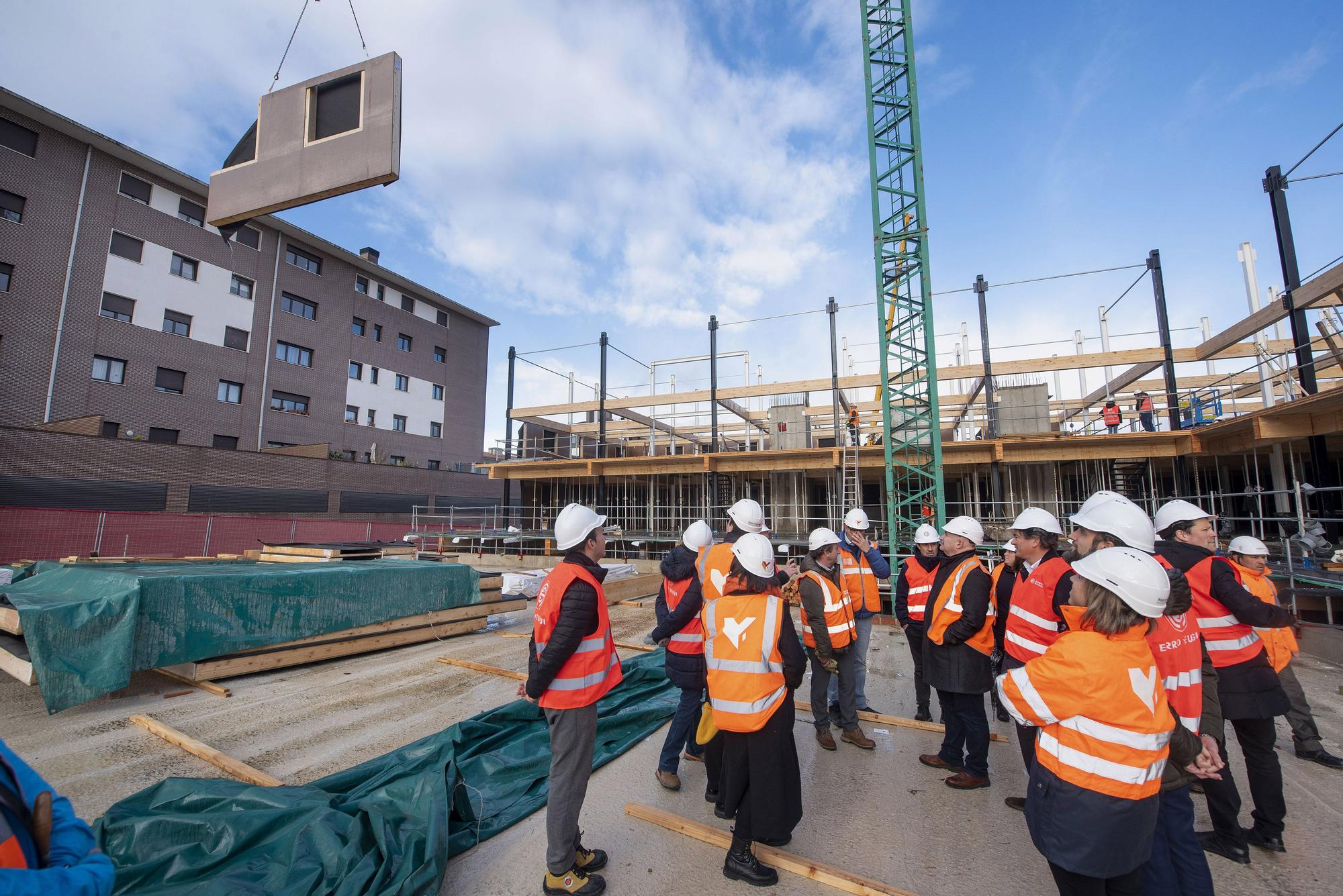 Imagen de la visita a la construcción