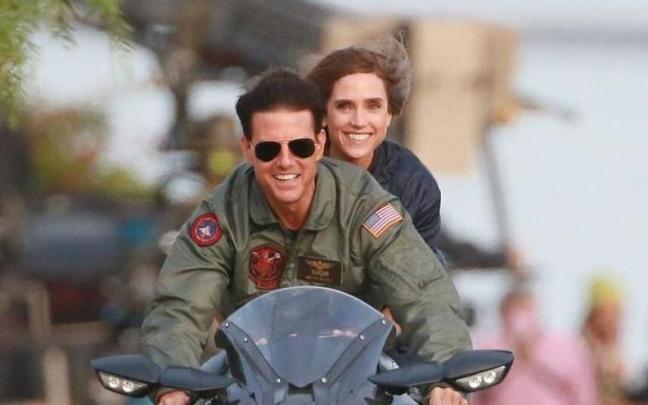 Cruise y Connely a lomos de la moto en 'Top Gun: Maverick'