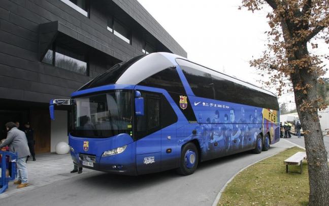 El autob&uacute;s del Bar&ccedil;a, en una expedici&oacute;n anterior a Pamplona.