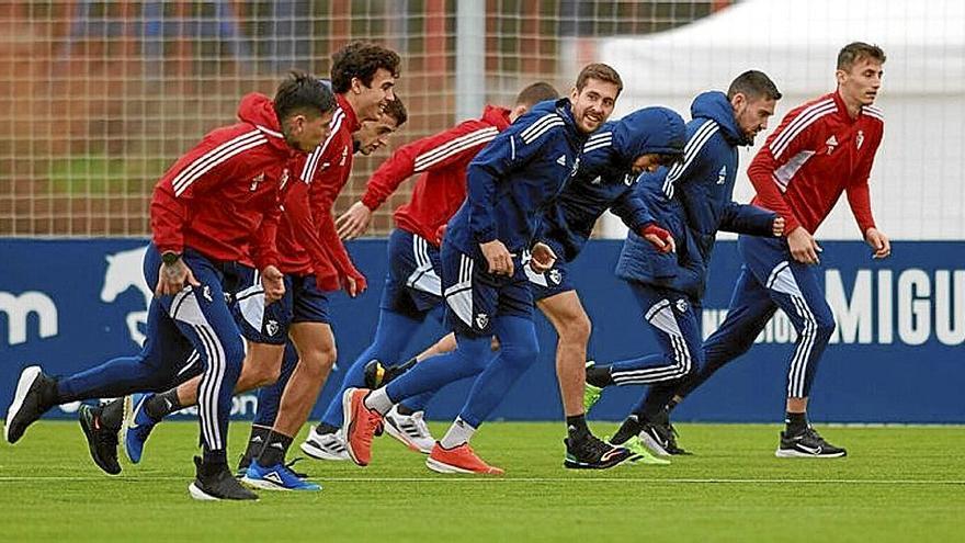 Algunos de los titulares contra el Mallorca, corriendo de buen humor.