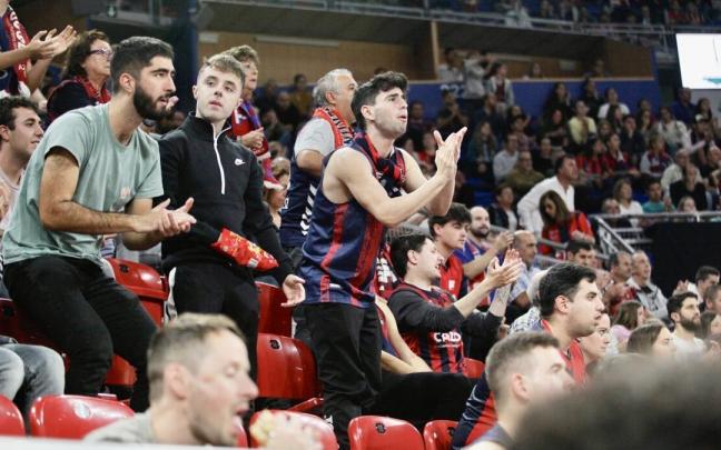 Público en el Buesa Arena