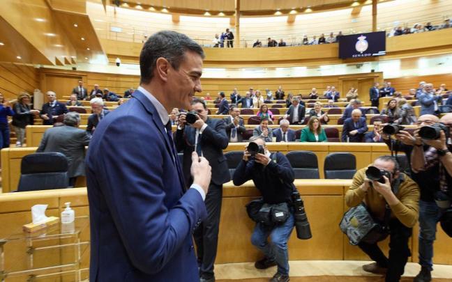 El presidente del Gobierno español, Pedro Sánchez, a su llegada a una sesión de control al Gobierno en el Senado. El presidente del Gobierno español, Pedro Sánchez, a su llegada a una sesión de control al Gobierno en el Senado.