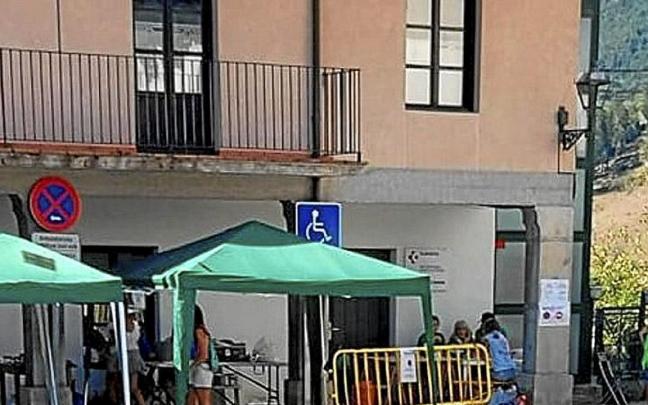 El edificio que alberga el centro de salud de Artziniega en Goikoplaza. El edificio que alberga el centro de salud de Artziniega en Goikoplaza.