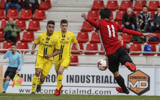 Endika y Otegui, durante un partido con Osasuna Promesas.