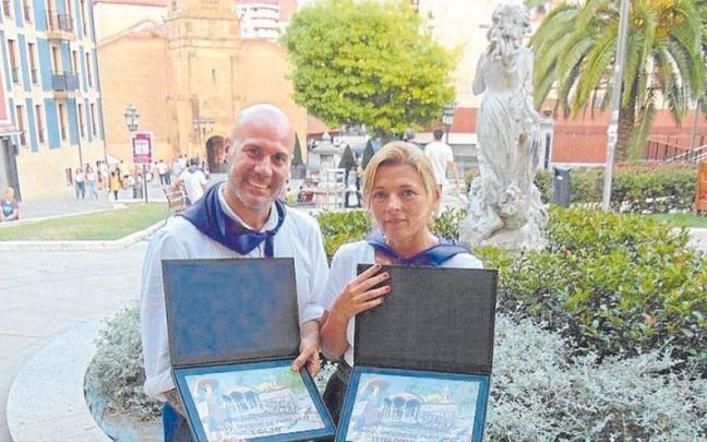 Tolín y Leyre Doueil estuvieron muy arropados por la gran familia del comercio santurtziarra