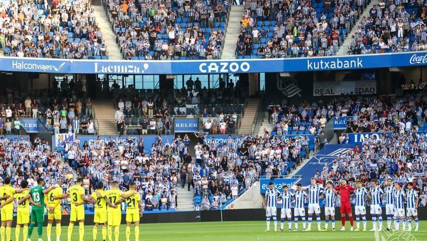 Minuto de silencio antes del encuentro ante el Villarreal.