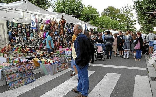 Tramo de Mendiko cerrado al tr&aacute;fico en una edici&oacute;n anterior de las fiestas.