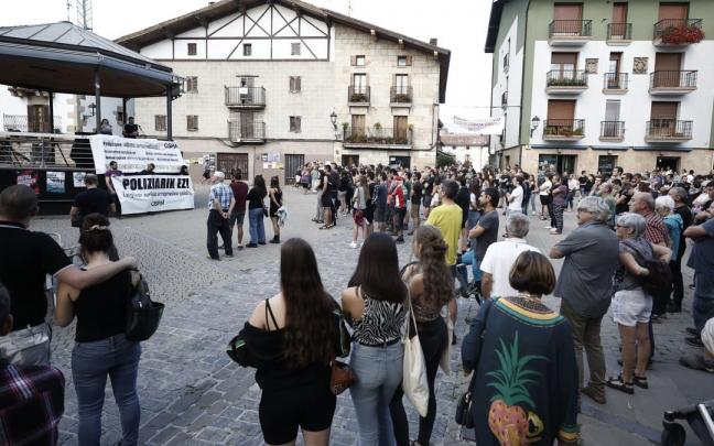 Final de la manifestación en la Plaza de los Fueros de Altsasu.