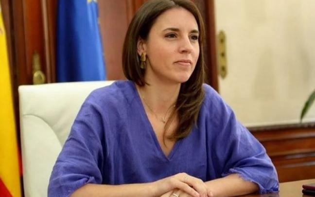 La ministra de Igualdad posa en un acto sobre derechos LGTBIQ+. La ministra de Igualdad posa en un acto sobre derechos LGTBIQ+.