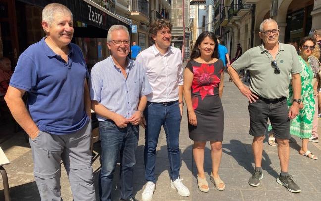 Andueza (centro), este sábado en un acto en Zarautz Andueza (centro), este sábado en un acto en Zarautz