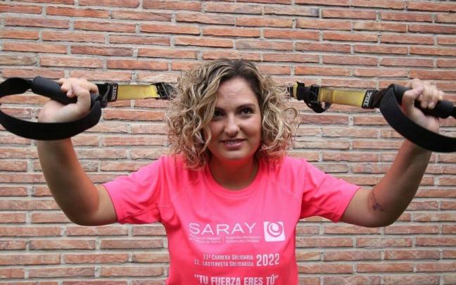 Raquel Hontañón, durante una clase del grupo de Cocemfe en el gimnasio On Fitness de La Morea.