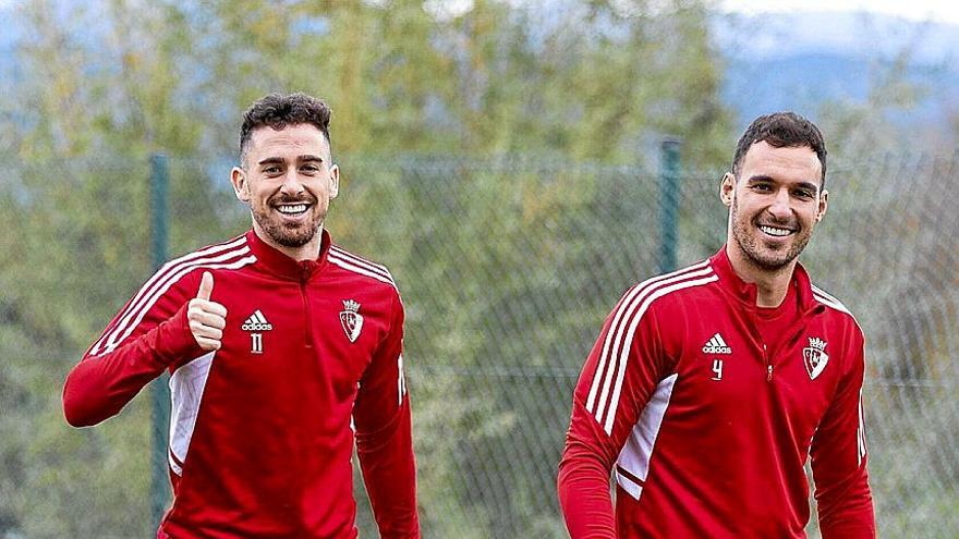 Kike Barja y Unai García, antes del entrenamiento que ayer completó Osasuna en Girona.