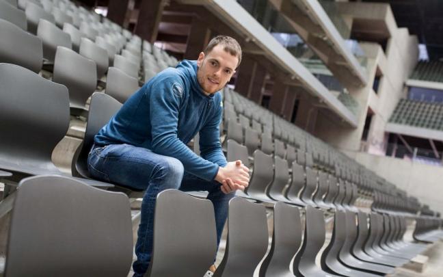 Unai Laso posa en el frontón Bizkaia de Bilbao. Unai Laso posa en el frontón Bizkaia de Bilbao.