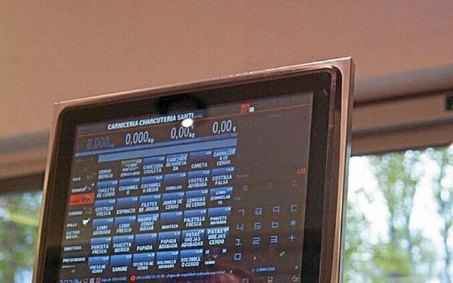 Caja registradora conectadas al TicketBAI. | FOTO: JOSU CHAVARRI