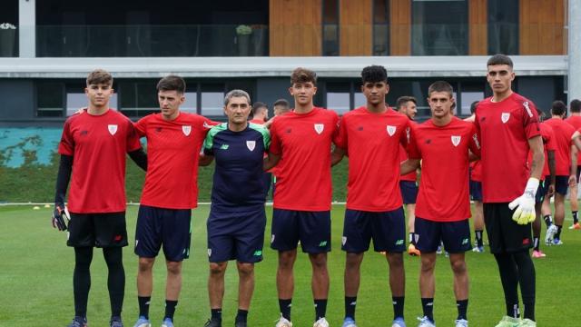 Seis cachorros se estrenan en pretemporada con Valverde. Seis cachorros se estrenan en pretemporada con Valverde.