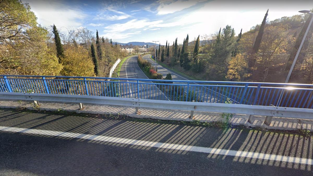 Ronda de Pamplona a la altura de Berriozar, donde tuvo lugar el accidente.