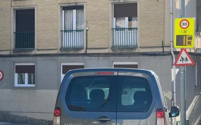‘Radar pedagógico’ en la calle Lizarra. ‘Radar pedagógico’ en la calle Lizarra.