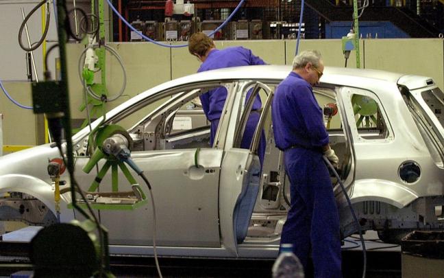 Imagen de archivo de la cadena de producción de la planta de Ford en Almussafes. Imagen de archivo de la cadena de producción de la planta de Ford en Almussafes.