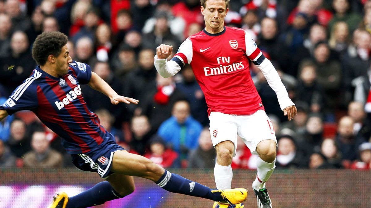 Monreal, con el Arsenal. | FOTO: EFE