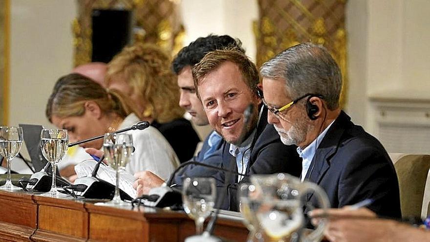 El portavoz del PP, Borja Corominas, junto a su compañero Jorge Mota.