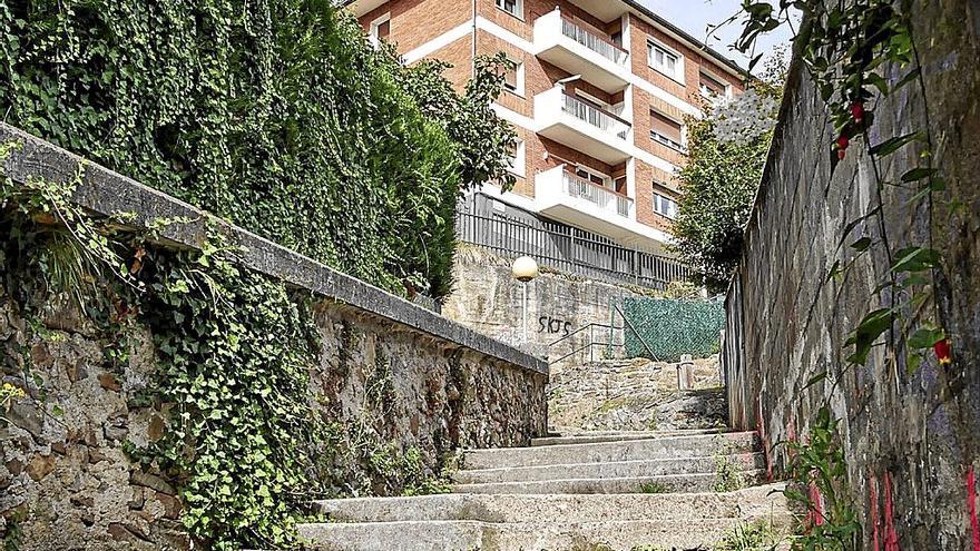 Las escaleras de acceso al barrio Itxaropen. | FOTO: N.G.