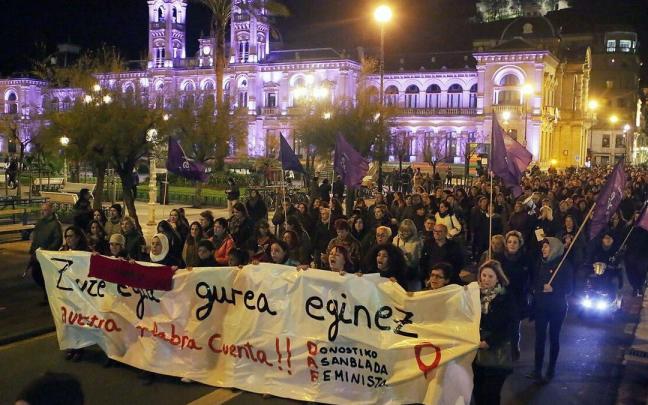 Manifestaci&oacute;n contra la violencia de g&eacute;nero convocada en Donostia