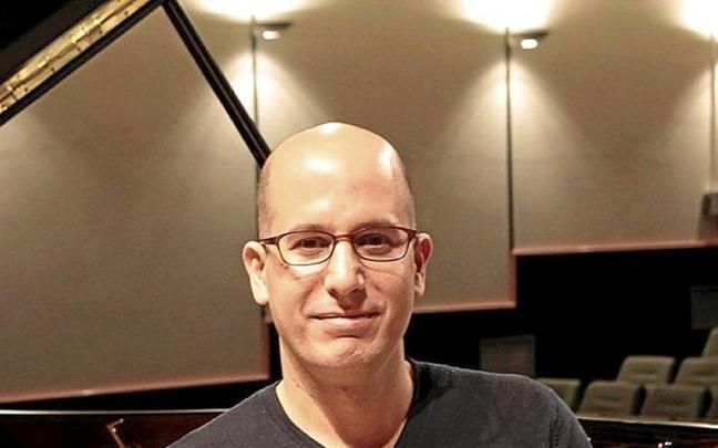 El pianista vitoriano Alfonso Gómez. El pianista vitoriano Alfonso Gómez.