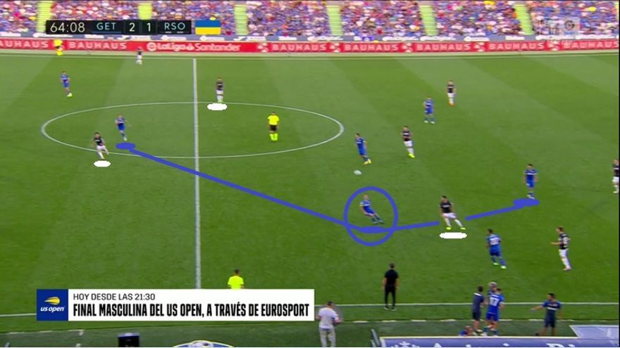 Y meter piernas frescas (Seoane con círculo AZUL, que ayuda aquí en la marca a Merino) tampoco soluciona el problema: con Aleñá y el propio Seoane escorados, Maksimovic debe abarcar mucho terreno en un 1 para 2 ante Silva y Brais.