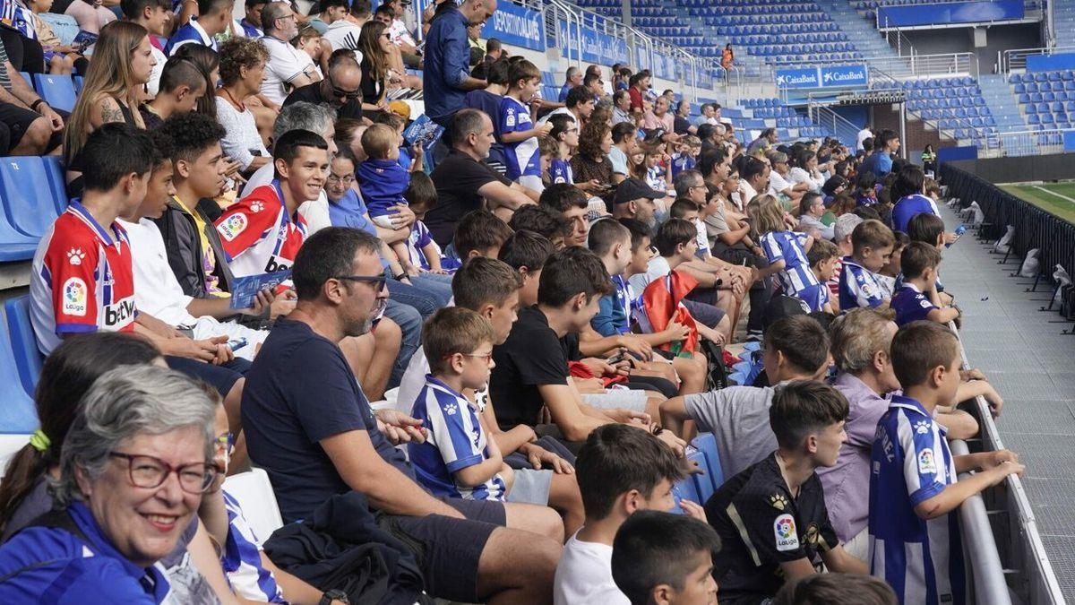 Entrenamiento a puertas abiertas en 'Mendi'