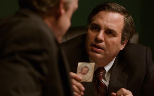 Mark Rufallo en la película Aguas oscuras.