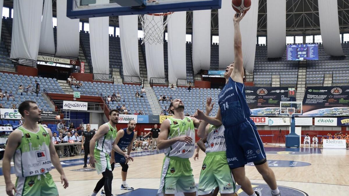 Imagen general de Illunbe en el partido de esta temporada entre el Guuk Gipuzkoa Basket y el Albacete.