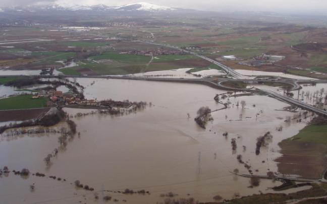 Crecida del Zadorra hace doce meses