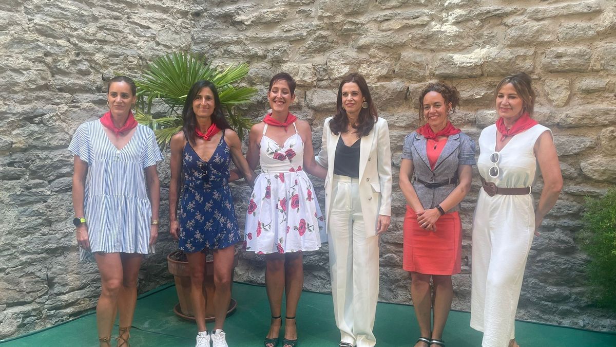 Presentaci&oacute;n de las cinco mujeres que lanzar&aacute;n el chupinazo