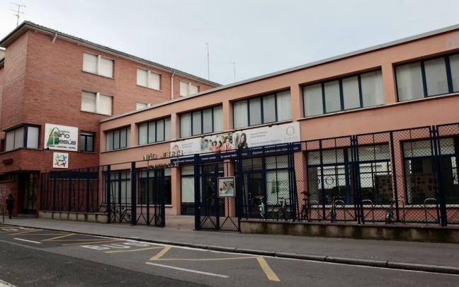 El tributo a Cantajuegos llega a Vitoria de la mano del grupo Scena, en el colegio Niño Jesús. El tributo a Cantajuegos llega a Vitoria de la mano del grupo Scena, en el colegio Niño Jesús.