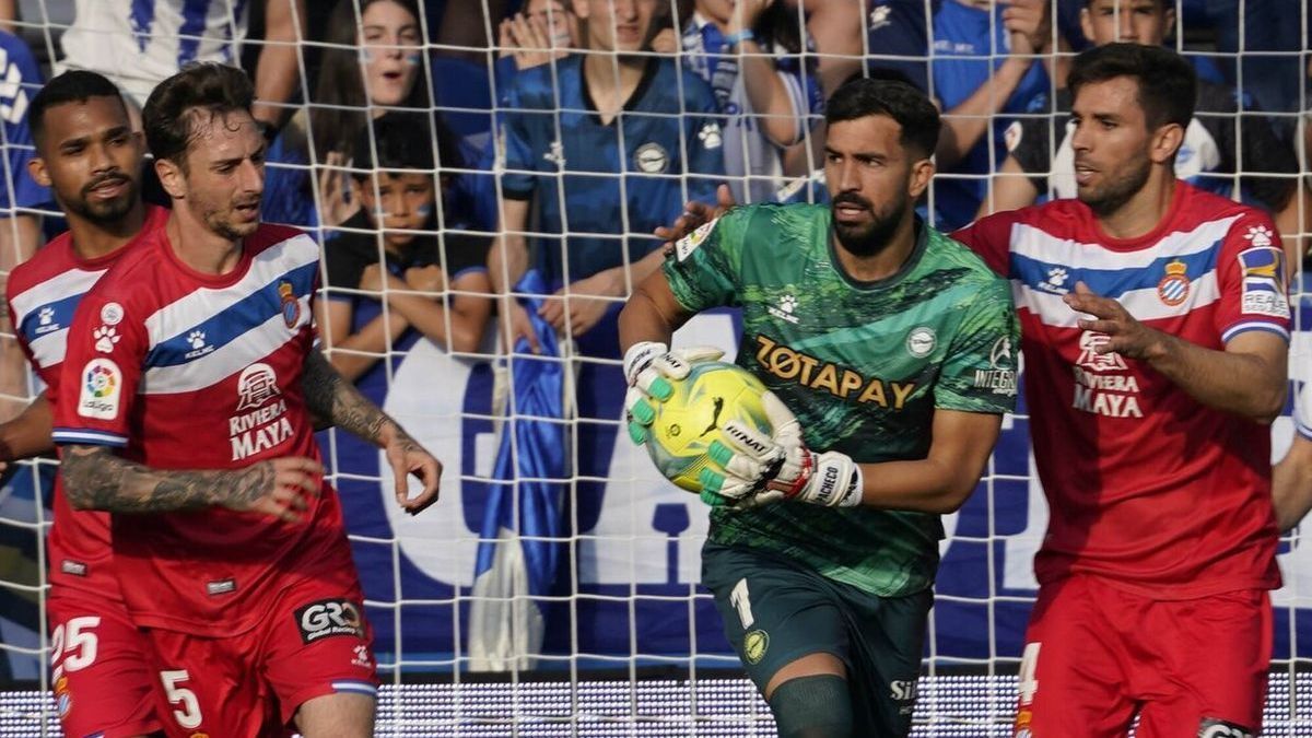 Fernando Pacheco, con el Alavés.