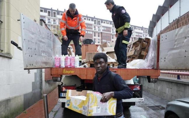 La Gota de Leche entrega 16 palets con productos b&aacute;sicos para familias necesitadas de Bilbao