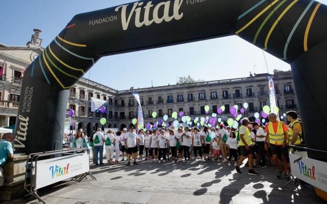 Los participantes en la marcha, listos para la salida.