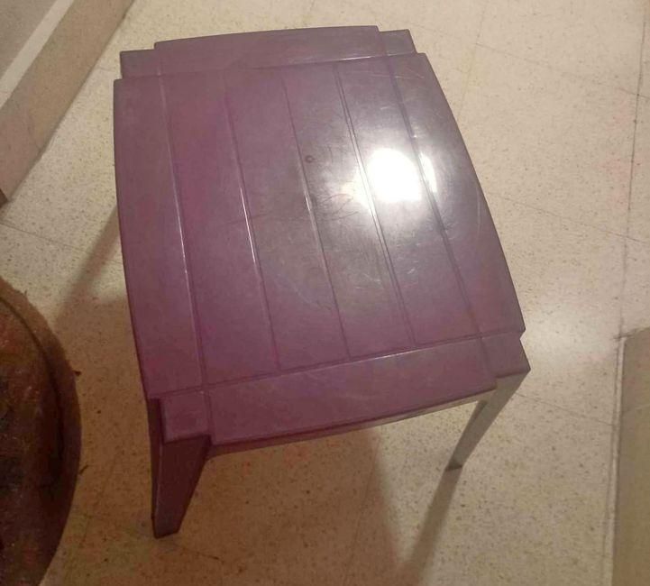 Mesa de plástico en venta en Marketplace.