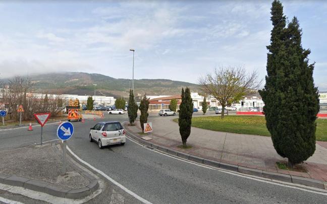 Rotonda donde se ha producido el atropello, que conecta Rochapea con Anso&aacute;in.