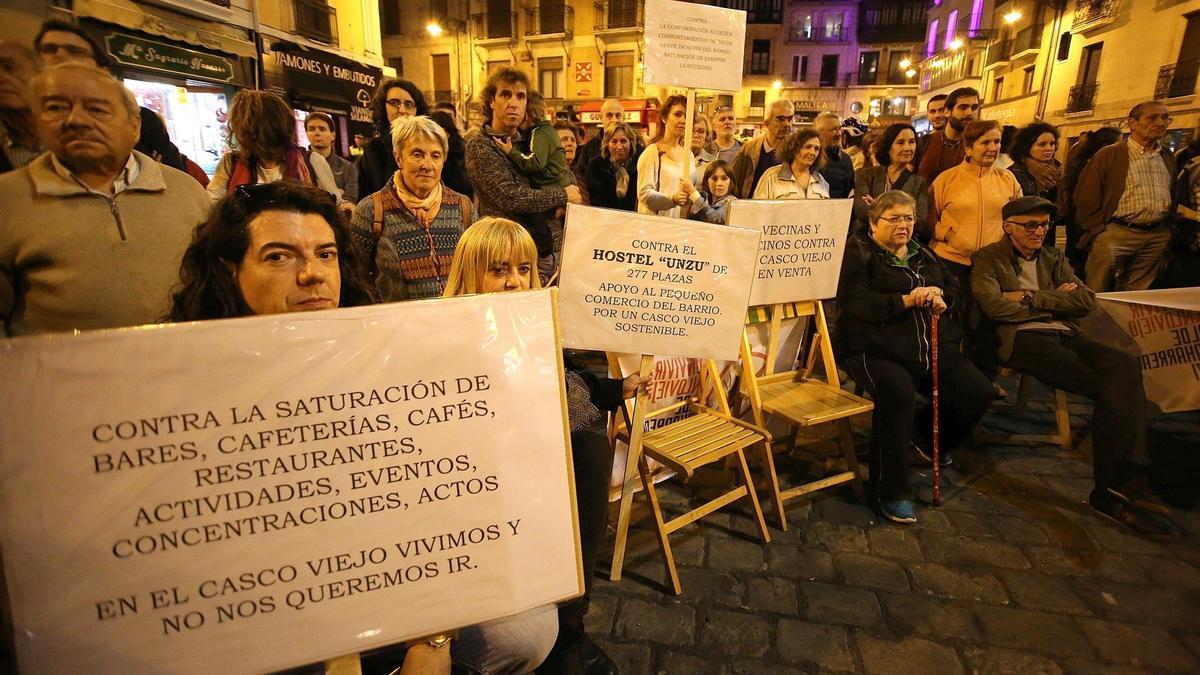 Una de las concentraciones del colectivo vecinal "Convivir en lo Viejo / Alde Zaharrean Bizi".